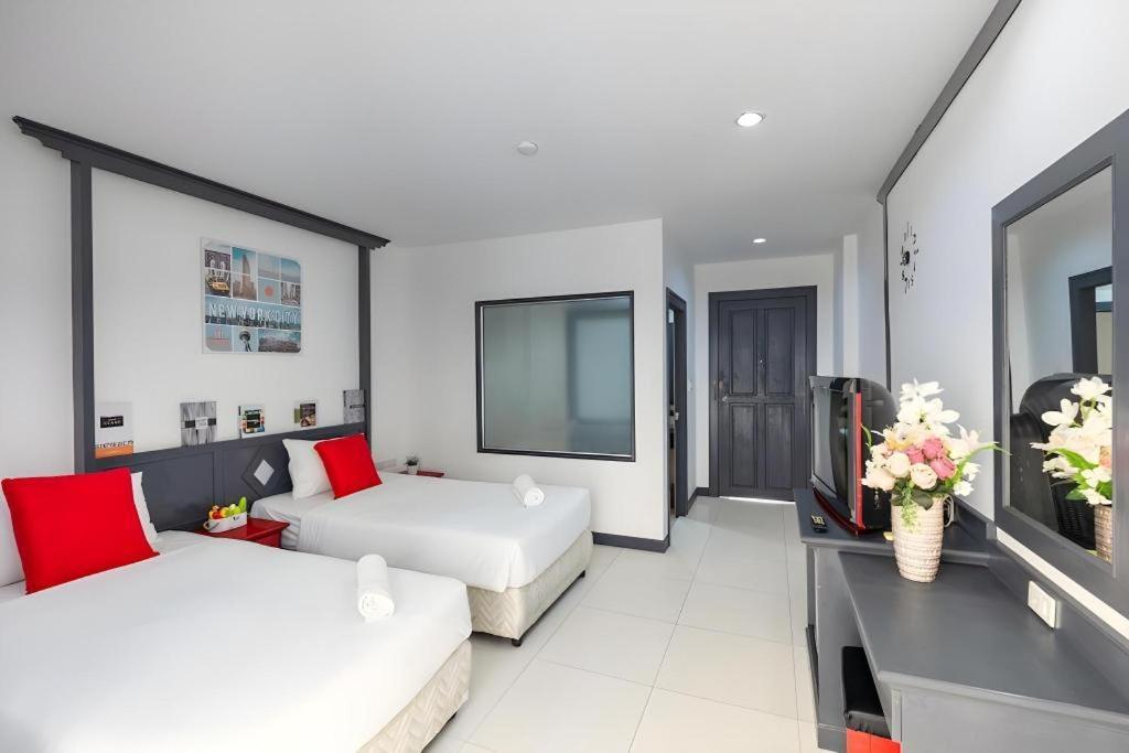 Baya Hotel By Shanaya Phuket Exterior photo